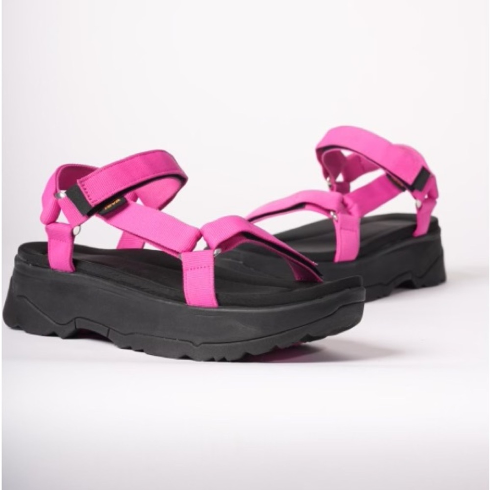 Teva Women's Jadito Universal Sandal | Fuchsia | Size 10